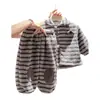 Trajes de Otoño e Invierno para Niños y Niñas Moda para Bebés Niños Estilosos de Marca de Moda Estilo Coreano Rayas Solapa Dibujos Animados Peludo Dos Piezas