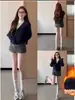 Chaqueta corta color gris carbón para mujer, sudadera fina estilo coreano de otoño, top ajustado, atuendo de principios de otoño, nueva ropa para mujer 2026