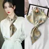 Bufanda de Seda Rayada a Cuadros de Seda Simulada Europea y Americana Bufanda Larga de Seda con Rayas Anguladas Bufanda para Cuello de Camisa de Combinación de Primavera y Verano Bufanda para Mujer