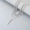 Colares de Moda Europeus e Americanos, Joias para Homens e Mulheres, Conjuntos de Colares Modernos e Descolados, Colares com Design Geométrico Torcido, Atacado