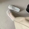 Sapatos baixos, nova coleção primavera 2026: sapatilhas de rede slip-on com bico de porco e bico dividido, sapatilhas Mary Jane vazadas em rede
