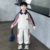 Roupas Infantis de Outono para Meninos, Comércio Exterior, Novo Conjunto Tendência Street Style para Crianças Pequenas, Conjunto de Duas Peças Bordado com Alças