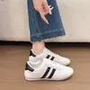 Nuevas Zapatillas de Entrenamiento Retro Alemanas 2026 para Mujer, Tenis Casuales Clásicos en Blanco y Negro, Zapatos Retro de Suela Plana Forrest Gump, Venta al por Mayor de Fábrica
