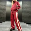 Outono 2026 Moda Casual Esportiva Europeia e Americana Nova Feminina Conjunto de Moletom Listrado Solto e Calças de Cintura Alta
