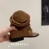 Sandalias de Tira con Tacón Grueso para Mujer Verano Ropa Exterior Sandalias Caladas 2025 Nuevo Estilo Francés Aumento Interno de Altura Pantalones Botines Cortos de Espiga