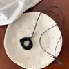 Colar Pingente Anel Longo de Vidro Preto para Mulheres, Estilo Chinês Novo Vintage, Acessório de Alto Padrão, Corrente para Suéter de Luxo Leve