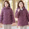 Novos casacos acolchoados de algodão de inverno 2026 para mulheres de meia-idade e idosas, com forro de fleece, espessados e de corte solto, projetados para mães e avós