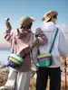 Bolso Pequeño Cuadrado Bordado con Letras Juvenil y Energético, Estilo Pareja, Energético y Salvaje, Bolso Cruzado Casual y Sexy para Camping al Aire Libre