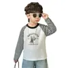 Camiseta de Manga Larga Rayada para Niños, Estilo Primavera y Otoño, Camiseta Base de Dibujos Animados de Moda para Niños, Nuevo Modelo 2026, Atuendo de Primavera para Niños Pequeños de 5 Años
