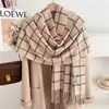 Cachecol de Xadrez para Mulheres no Outono e Inverno, Xale de Alta Qualidade Estilo Coreano Imitação de Caxemira, Espessado e Quente, Cachecol com Franjas para Casal de Estudantes