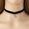 Novo em estoque Retro Girl Choker Love Golden Chain Terms Colar de Veludo Pingente Colar Clavícula Corrente Pescoço