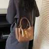 Bolsa Feminina Moda Retrô Lazer Comutador Bolsa de Mão Simples Bolsa Cesta de Legumes 2025 Nova Tendência Moda Bolsa Transversal