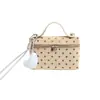 Bolsa Pequeña Cuadrada Fresca Dulce de Mano para Mujer 2026 Otoño Nuevo Bolso de Hombro Elegante de Lunares Bolso Cruzado para el Trabajo