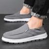Novos sapatos de pano de seda de gelo respirável sapatos masculinos verão velho sapatos de pano de Pequim leves esportes ao ar livre casuais slip-on sapatos da moda