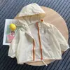 Chaqueta de Protección Solar para Niños Verano 2026 Nuevo Modelo con Capucha Bloque de Color Chaqueta para la Piel para Niños Mayores, Abrigo Delgado para Niños