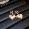 Pendientes de plata con letras retro de circonita y perlas para mujer, ligeros, de lujo, de alta gama, con sentido del nicho, de temperamento de moda, al por mayor