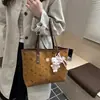 Bolso Tote de Hombro Versátil Simple con Textura, Estampado de Cabeza de Gato Retro Elegante, Nueva Moda Invierno 2026