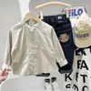 Camisa de manga larga con cuello mao estilo ropa de trabajo para niños, camisa de algodón lavado con bolsillo para primavera y otoño, chaqueta ligera casual para bebé