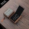 Pulsera de lino retro de gran tamaño con borlas, caja de pulsera con cuentas de brocado, caja de embalaje manual, caja de regalo al por mayor