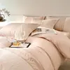 Conjunto de quatro peças de algodão com bordado de mola leve luxo alta qualidade 100% algodão puro capa de edredom lençol lençol com elástico roupa de cama 4