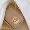 [Aço Titânio] Design de cauda de peixe, brilhante com gotas d'água, exala um charme luxuoso e elegante. Este deslumbrante colar totalmente cravejado de diamantes é uma corrente de clavícula versátil feita de aço titânio
