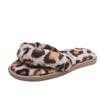 Comercio exterior transfronterizo talla grande 2023 verano nuevo moda europea y americana personalidad espiga clip dedo mujer Mao Mao pantuflas planas