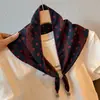 Lenço de Cabeça Marrom para Cavalo, Estilo Fino de Verão, Respirável, Toque Macio, Textura com Renda e Miçangas, Lenço de Seda, Touca, Lenço Triangular para Mulheres