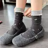 Calcetines de otoño e invierno hasta la pantorrilla para mujer, con encaje, rayas estilo japonés, patrones de rombos, diseños versátiles y un estilo juvenil y preppy, hechos de algodón y con un borde festoneado