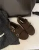 Sapatos Casuais Femininos Retrô com Duas Fivelas e Padrão Gravado, Forrados com Fleece, com Aumento Oculto de Altura, Sapatos Slip-On Estilo Birkenstock Quentes e de Solado Macio para o Inverno 2025