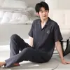 Pijama de Gaze de Algodão Puro para Homens, Verão Manga Curta Calça Longa, Cardigã com Lapela, Conjunto de Duas Peças para Casa Masculino Transfronteiriço para Transmissão ao Vivo