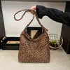 Bolsa Tote Grande Capacidade para o Trabalho Feminina 2026 Outono Nova Camurça Veludo Retro Moda Nicho Bolsa de Ombro Único Bolsa de Braço