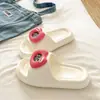 Lindas pantuflas de verano con diseño de dibujos animados para vacaciones en la playa, antideslizantes, resistentes al olor, de suela blanda EVA para mujer, adecuadas para dormitorio y uso doméstico.