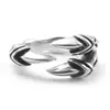 Anillo Abierto Estilo Vintage de Diente de Lobo y Garra de Dragón Hecho a Mano Ajustable Plateado para Hombres, Moderno y Versátil, Directo del Fabricante