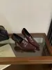 Zapatos de tacón grueso tipo salón para mujer, estilo británico, punta fina, charol negro brillante, para calzar, Primavera 2026