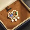 Broche de Piedra Tallada con Patrón de Nube y Perla, Estilo Chino de Gama Alta, Forma de Abanico con Goteo de Aceite, Broche Pequeño Elegante para Mujer
