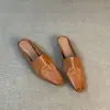 Baotou 2026 estilo mule de media punta retro de alta gama con una zapatilla mule de vestido francesa nueva de nicho para mujer, adecuada para usar al aire libre en verano