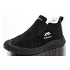 Sapatos de inverno de algodão masculinos, forrados com fleece para aquecimento, com forro de pele de ovelha, botas de neve, espessados para aquecimento extra, antiderrapantes, impermeáveis e design de calçar fácil, adequados para homens de meia-idade e idosos