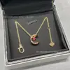 2026 Nuevo Modelo Collar Shui Bing Yue Oro V Patrón de Diamante Diamante Diagonal Cuentas Pequeñas de Oro Estilo Chanel Oro Rosa 18K Tallado de Precisión CNC