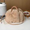 Bolso Bolso de Mujer Nueva Llegada 2024 Moda Combinable de Un Hombro Felpa Bolso Pequeño Mao Mao Bolso Cruzado Moderno Portátil Bolso Pequeño