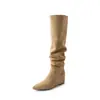Temporada de Primer Encuentro~Botas Largas de Ante Apilado que Aumentan la Altura 6.5cm para Mujer, Nuevas Botas Altas de Punta Afilada Otoño/Invierno 2026