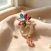 Broche floral de cristal requintado estilo japonês e coreano, moderno para ternos e vestidos, flor de lapela, acessório de zircônia cúbica para mulheres