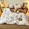 Estilo novo de 2026, moderno e aconchegante, espessado e forrado com fleece, estampa de desenho animado de inverno, conjunto de quatro peças, adequado para uso doméstico, suave para a pele