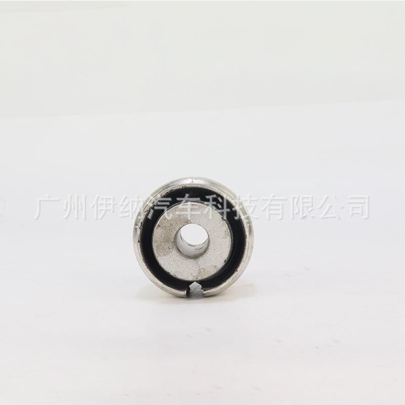 33306890780XB2羊角衬套靠后 (1)