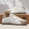 Zapatillas al por mayor transfronterizas, Zapatos versátiles de moda tendencia, Ligeros casuales de cuero suave de suela blanda, Zapatos de entrenamiento bajos alemanes, Zapatos blancos para estudiantes