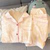 Pijama de tela arrugada de alta gama francés para mujer, nuevo para primavera y otoño, de manga larga para el hogar, conjunto de dos piezas, foto real, venta al por mayor