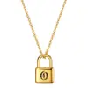 Collar de Acero Inoxidable con Colgante de Acero de Titanio Chapado en Oro de 18K Transfronterizo Europeo y Americano 19mm Candado Grabado con Láser 26 Iniciales Personalizadas