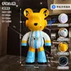 1.12m 1.6m Oso de Dibujos Animados Pintado a Mano con Altavoz Bluetooth Decoración Creativa Villa Hotel Péndulo Grande