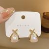 Brincos de pérolas elegantes estilo francês estilo coreano para mulheres design de nicho simples retrô brincos de prata de alta qualidade Sense Hot Selling