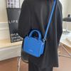 2023 Novo Estilo Bolsa Feminina Elegante Portátil Crossbody Bolsa Estilo Coreano Design de Nicho ins Bolsa Feminina Bolsa de Ombro Retrô
