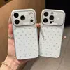 Diseño de impresión completa con estrellas pequeñas, alas de ángel y notas musicales, adecuado para fundas de teléfono Apple 17 Pro y fundas protectoras iPhone 18
